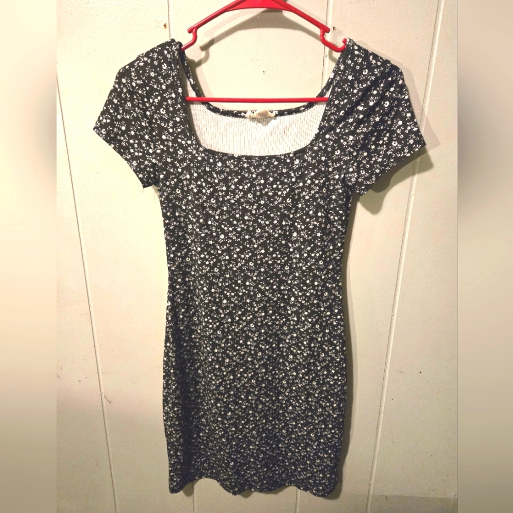 Womens Floral Bodycon Black Dress Short Sleeve Size Medium
